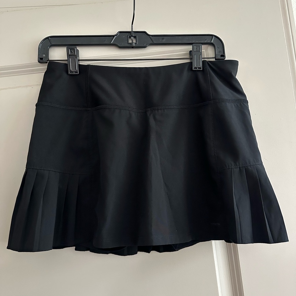 Black high waisted athletic skirt